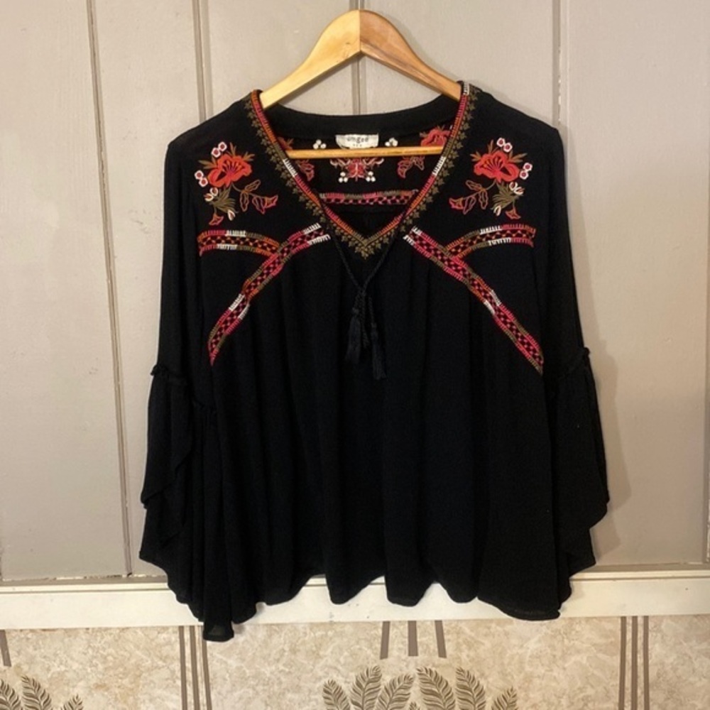 NWOT UMGEE S boho blouse with embroidery and bell sleeves